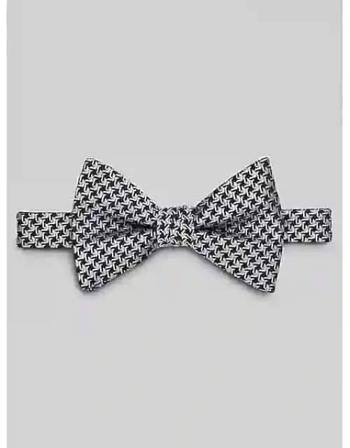Houndstooth Pre-tied Bow Tie