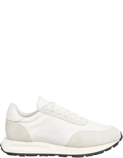 Running Tour Sneakers