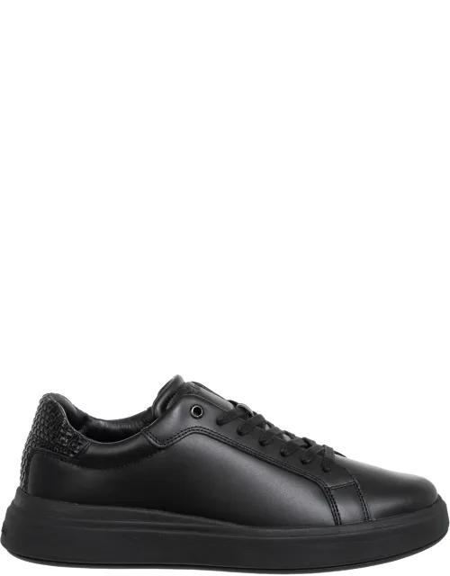 Sneakers With Laces Closure And Designer Box