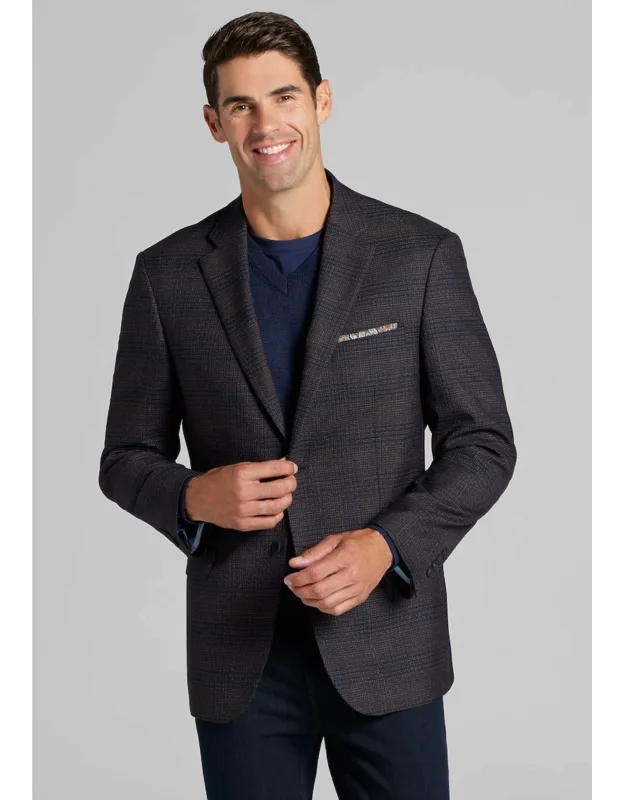 Traveler Collection Tailored Fit Medium Plaid Sportcoat