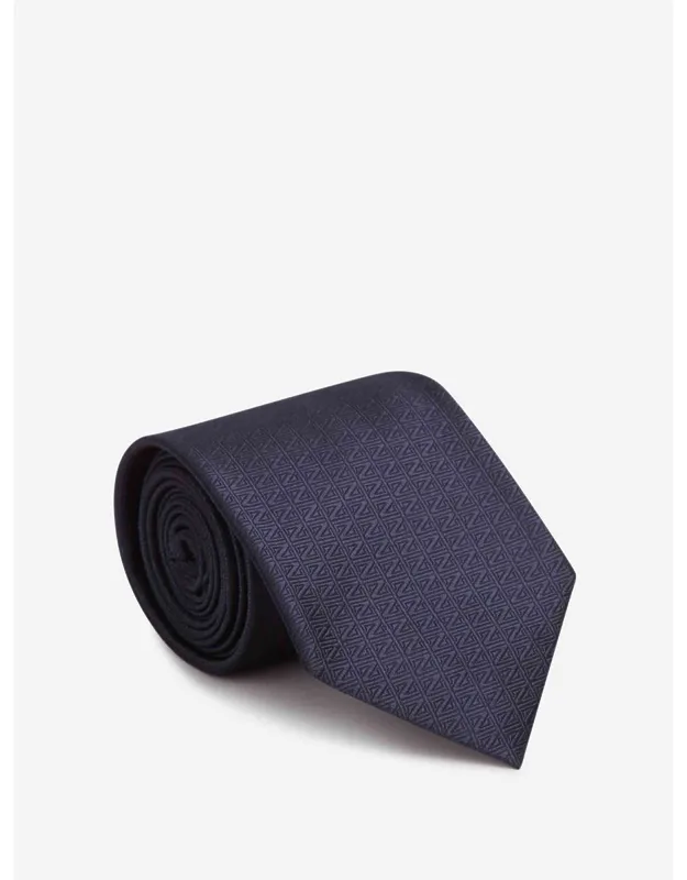Silk Tie With Subtle Striped Pattern And Polished Finish