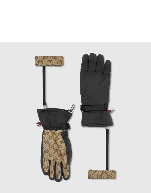 Padded Gloves With Wrist Straps