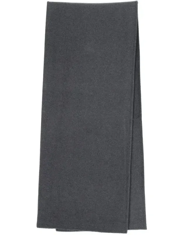 Classic Rectangular Scarf With Soft Texture
