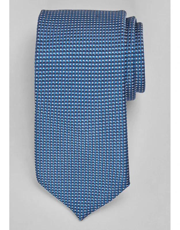 Traveler Collection Pyramid Neat Tie