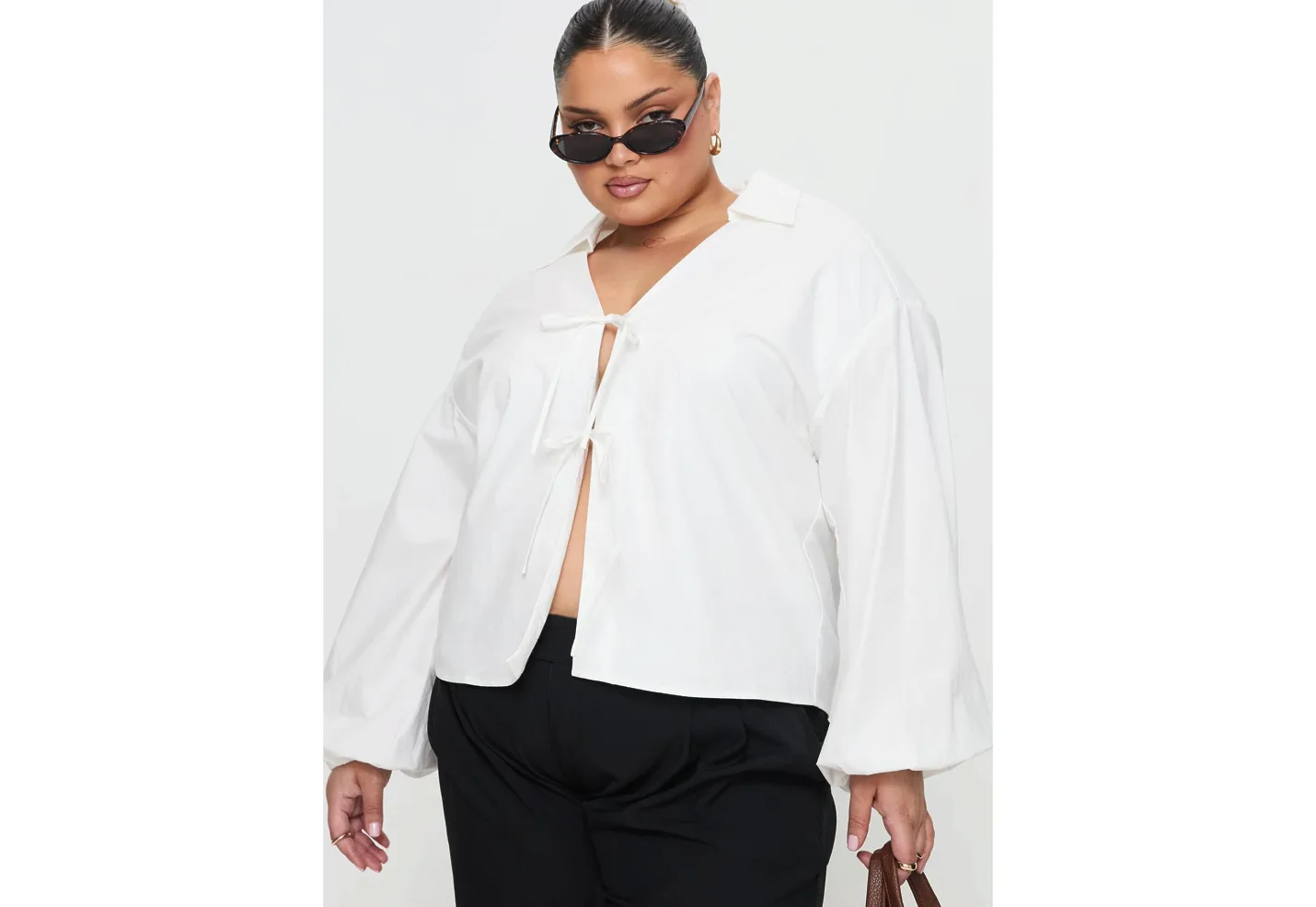 Rinon Long Sleeve Top Curve With Classic Collar And Split Hem thumb